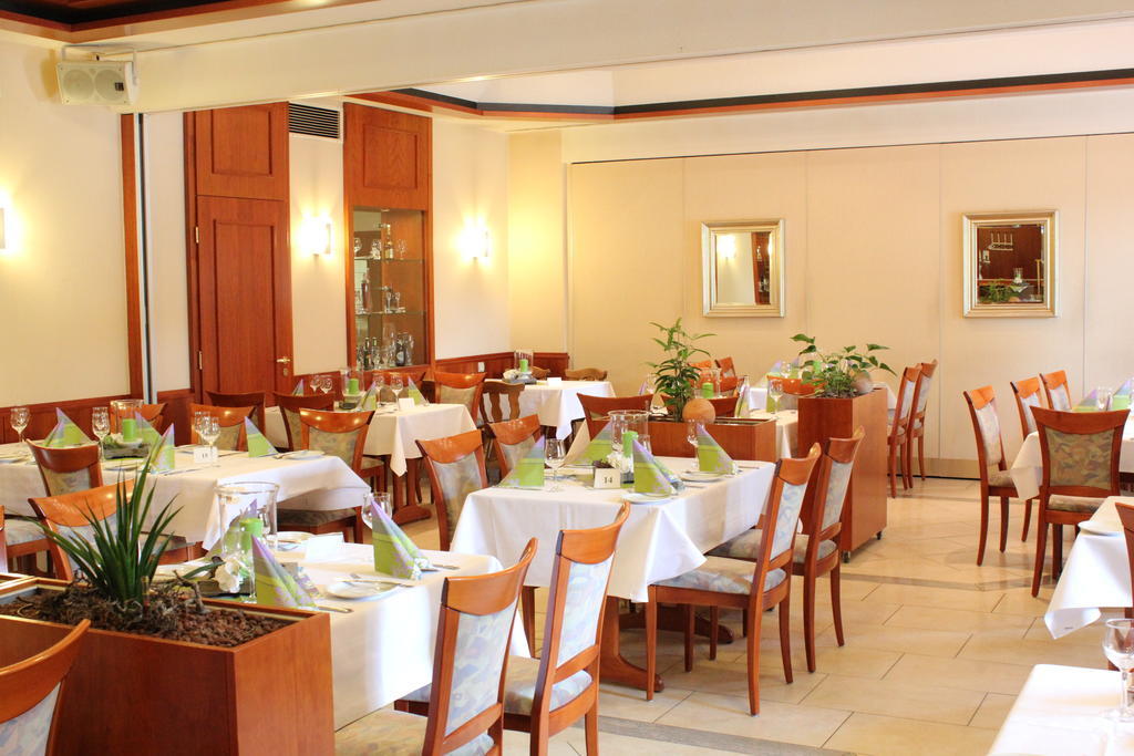 גרונאו Hotel Buegener מראה חיצוני תמונה