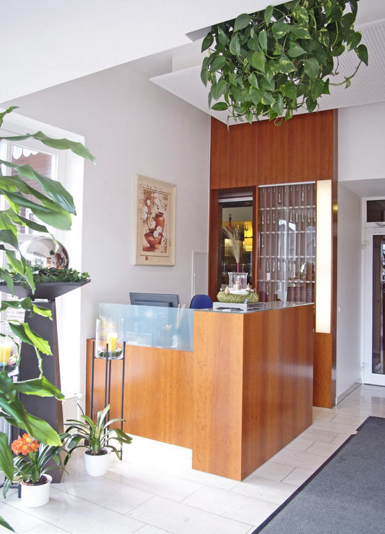 גרונאו Hotel Buegener מראה חיצוני תמונה